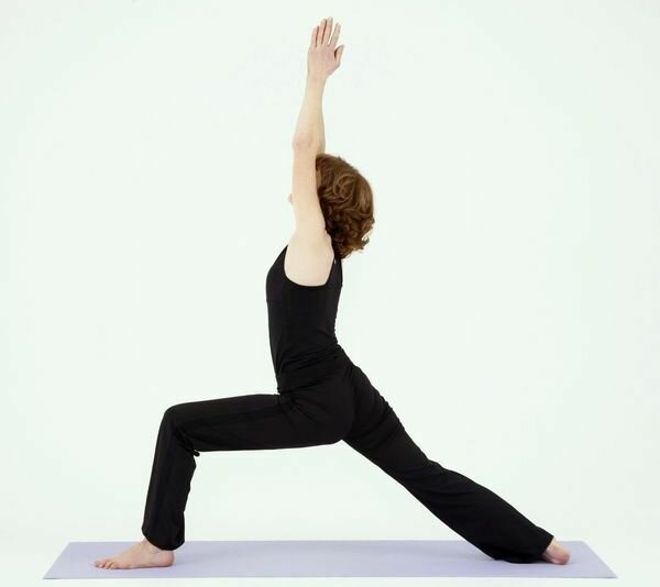 Упражнения йоги для начинающих для похудения
