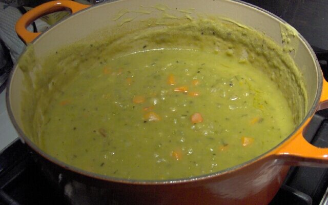Split Pea soup w/rosemary & roasted garlic